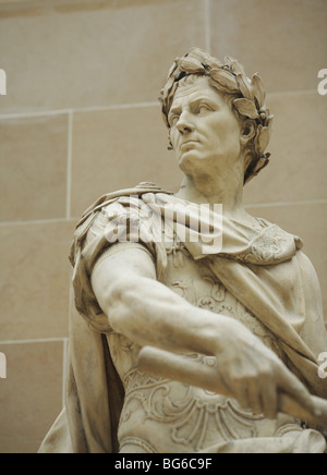 Statue de Jules César par Nicolas Coustou, Musée du Louvre, Paris, France Banque D'Images