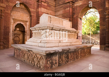 La Tombe d'Iltutmish au sein du complexe de Qutb Minar à Delhi, en Inde. Banque D'Images