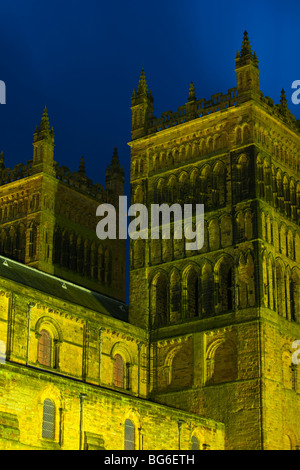 L'Angleterre, dans le comté de Durham, Durham City. Détail des tours de la cathédrale de Durham. Banque D'Images