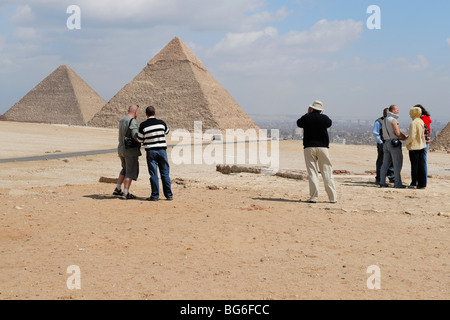 Sur les pyramides de Gizeh, dans le sud de l'immeuble Banque D'Images