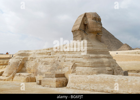 Statue du Grand Sphinx de Gizeh, Egypte, du plateau Banque D'Images