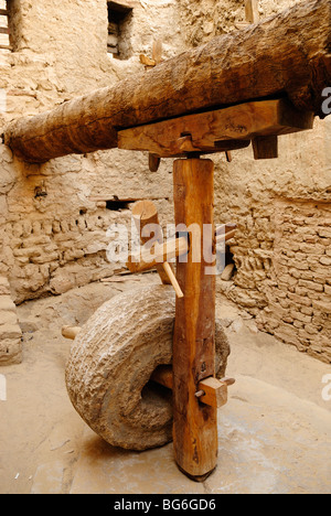 Petit moulin à blé dans la ville de Al Qasr à Dakhla oasis, à l'ouest de l'Égypte Banque D'Images