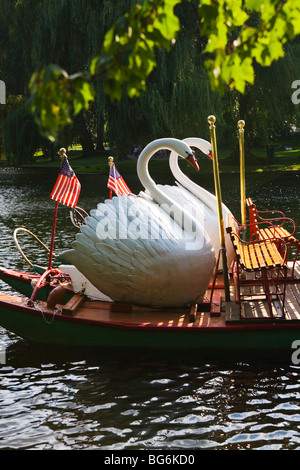 Swan Boats dans Boston Public Garden Banque D'Images