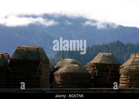 Alaska les casiers empilés sur le dock Banque D'Images