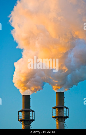 La pollution industrielle dans la ville de Sault Ste. Marie, entre le lac Supérieur et le lac Huron, Grands Lacs, l'Ontario, Canada. Banque D'Images