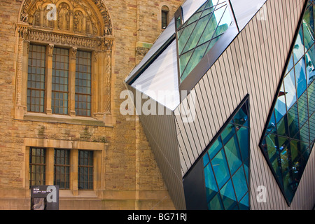 Le Michael A. Lee-Chin (conçu par le célèbre architecte Daniel Libeskind) et le bâtiment d'origine (ouvert pour la première fois en 191 Banque D'Images