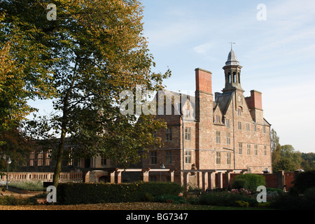 Rufford Abbey, vu de près de la roseraie. À la maison à l'ancienne Saville. À la gauche de cet édifice est l'ancienne abbaye cistercienne. Banque D'Images