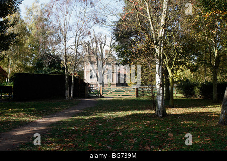 Rufford Abbey, vu de près de la roseraie. À la maison à l'ancienne Saville. À droite de cet édifice est l'ancienne abbaye cistercienne. Banque D'Images