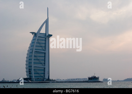 Burj al Arab à Dubaï le seul 7 étoiles de luxe dans le monde Banque D'Images