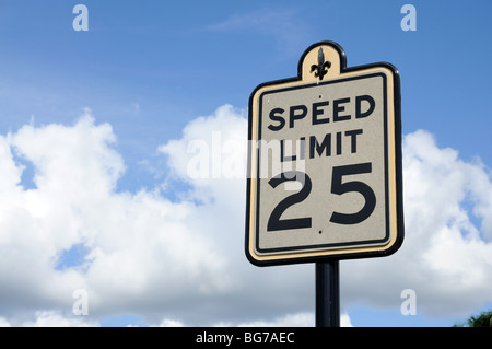 Inscrivez-vous sur la limite de vitesse à 25 Miles Banque D'Images
