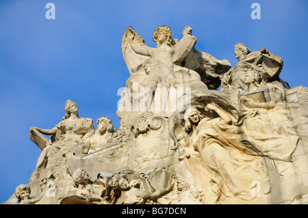 Lille, pas de Calais, France. Détail depuis le toit de l'Opéra / Opéra de Lille (1913) Banque D'Images