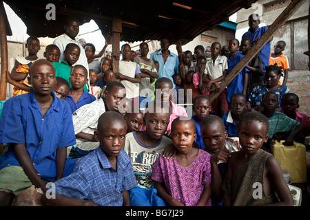 Les enfants à l'intérieur d'un orphelinat à Amuria, Ouganda, Afrique de l'Est Banque D'Images