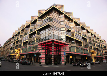 Allemagne, Berlin, Friedrichstrasse, entrée de la Friedrichstraße Passagen Department Store, Quartier 206 Banque D'Images