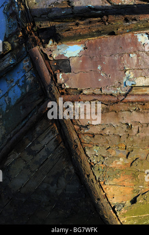 Détails du bateau de pêche abandonnés Wellspring, abandonné sur les rives de la rivière Dee, Kirkcudbright, Ecosse Banque D'Images