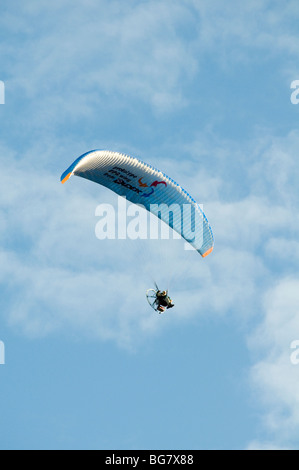 Vent léger voile micro lite microlite ascenseur flottante float soar voler comme un oiseau glisser ascenseur ride thermique voile pilot sai Banque D'Images