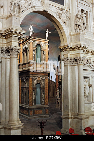 Teatro Olimpico (Théâtre Olympique, 1580-1585 par Andrea Palladio), Vicenza, Vénétie, Italie Banque D'Images