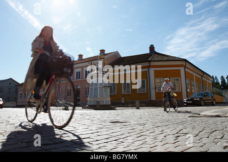 Région Satakunta Finlande de la vieille ville de Rauma Maisons à trimestre rue pavée historique et de logement dans la vieille ville vieille eau Pu Banque D'Images