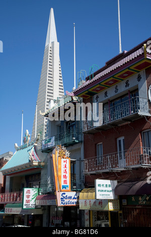 Chinatown, Transamerica Building, San Francisco, États-Unis Banque D'Images