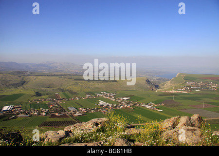 Israël, Basse Galilée, une vue sur la vallée d'Arbel, Mont Nitai et Mont Arbel de cornes de Hattin Banque D'Images