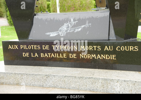 Mémorial des 151 pilotes Typhoon tué dans la libération de la Normandie dans les batailles à la suite d jour, à Noyers Bocage Banque D'Images