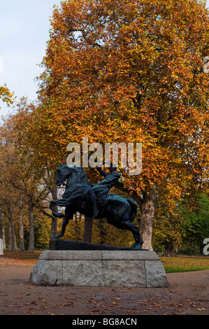 L'énergie physique statue dans les jardins de Kensington, Londres. Banque D'Images