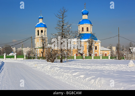 Église Saint Pierre et Paul (1751), Yasenevo, Moscou, Russie Banque D'Images