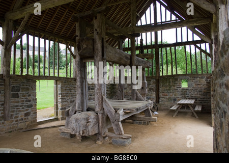 Ancien pressoir à cidre désaffecté en raison de Lonlay l'Abbaye, la Suisse normande, France Banque D'Images