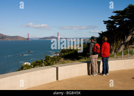 Californie : San Francisco. Land's End vue sur le Golden Gate. Photo copyright Lee Foster. Photo #  : 25-casanf75717 Banque D'Images