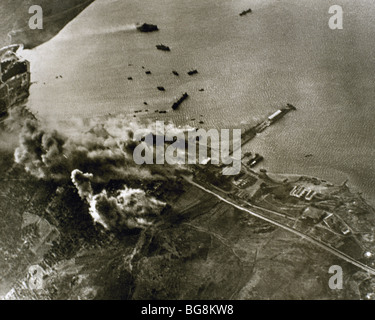 La Seconde Guerre mondiale. L'aviation allemande attaque contre le port de la Crète. Banque D'Images