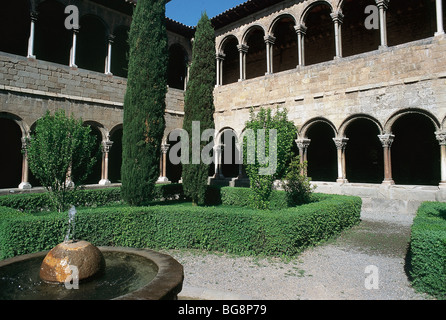 Monastère de Santa Maria de Ripoll. Cloître. La Catalogne. L'Espagne. Banque D'Images