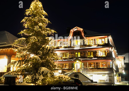 Village historique de Schwarzenberg, dans le Bregenzerwald - Old Guesthouse et le Romantic Hotel Hirschen, Austria Banque D'Images