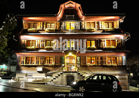 Village historique de Schwarzenberg, dans le Bregenzerwald - Old Guesthouse et romantique hôtel Hirschen, Autriche Banque D'Images