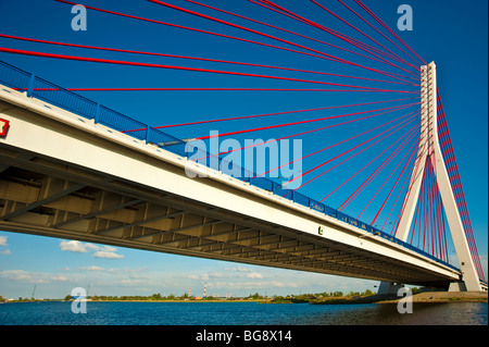 Pont suspendu moderne, Gdansk, Pologne Banque D'Images