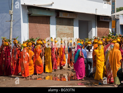 Femme participant à fête hindoue à Abhaneri Banque D'Images