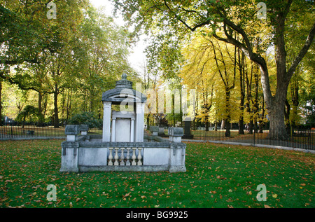 Sir John Soane's Mausoleum dans l'ancien cimetière de St Pancras, St Pancras, London, UK Banque D'Images