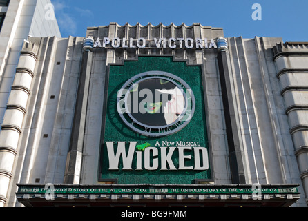 L'entrée principale de la comédie musicale "Wicked", la "histoire inédite des sorcières d'Oz", Apollo Victoria Theatre, Londres, Royaume-Uni. Banque D'Images