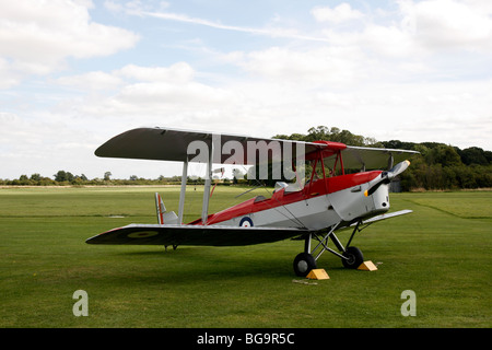 De Havilland DH82 Tiger Moth, deux sportifs et de formation du siège de 1931 biplan. Tous en bois, recouvert de tissu, Gypsy Grand Iengine 130 HP, 93 MPH 300 milles. Construit à Stag Lane Edgeware. G-EBLV est la plus ancienne espèce dans le monde. Maintenant propriété de British Aerospace. Banque D'Images