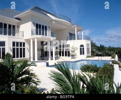 Maison de luxe avec piscine, Grand Cayman, Cayman Islands, Caribbean Banque D'Images