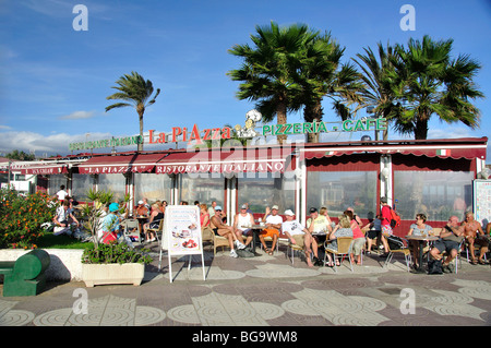 Les cafés en plein air sur la promenade de la plage, Playa del Ingles, San Bartolome de Tirajana Municipalité Gran Canaria, Îles Canaries, Espagne Banque D'Images