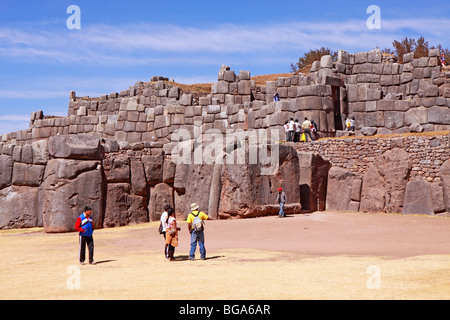 Vieux Mur Inca au les ruines Incas de Sacsayhuaman, Cuzco, Andes, Pérou, Amérique du Sud Banque D'Images