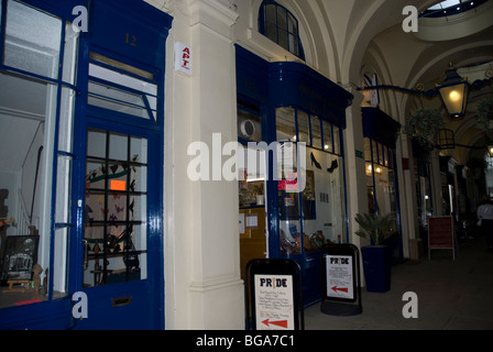 Boutiques dans l'Opéra Royal Arcade l'Haymarket, Londres W1 UK Banque D'Images