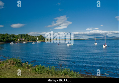 Yachts au mouillage dans la baie à Connel nr Aergyll & Bute Ecosse Oban Banque D'Images