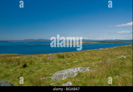 Loch Sween ARGYLL & BUTE à la recherche vers l'île de Jura en Écosse Banque D'Images