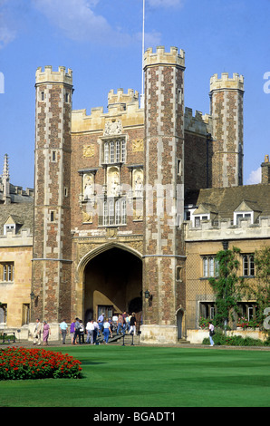 Trinity College de Cambridge, grande cour Gatehouse University English university building bâtiments Cambridgeshire England UK Banque D'Images