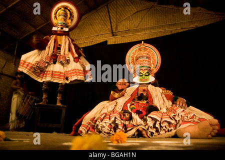 Une performance de la traditionnelle danse du Kerala, forme d'art dramatique de Kathakali. Banque D'Images