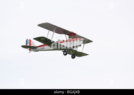 De Havilland DH82 Tiger Moth, deux sportifs et de formation du siège de 1931 biplan. Tous en bois, recouvert de tissu, Gypsy Grand Iengine 130 HP, 93 MPH 300 milles. Construit à Stag Lane Edgeware. G-EBLV est la plus ancienne espèce dans le monde. Maintenant propriété de British Aerospace. Banque D'Images