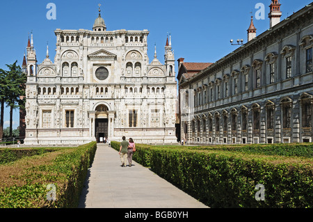 Certosa di Pavia Italie Lombardie Chartreuse avec Palais des Ducs de Milan sur la droite Banque D'Images