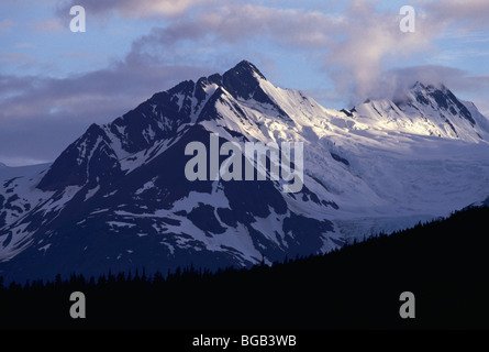 La neige a couvert des montagnes de l'Alaska Banque D'Images