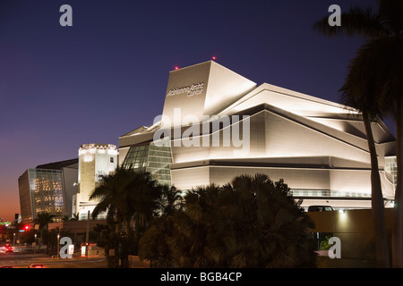 Adrienne Arsht Center au crépuscule, Miami, Floride, USA Banque D'Images