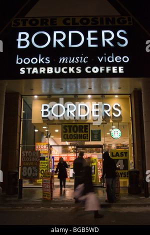 La fermeture de la librairie Borders vente Watford Hertfordshire Banque D'Images